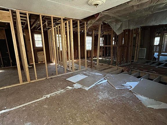 3rd image of 5795 Dixie Plantation Rd
