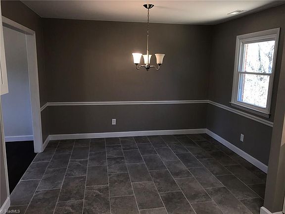 4th image of 5400 Mesa Ct NW