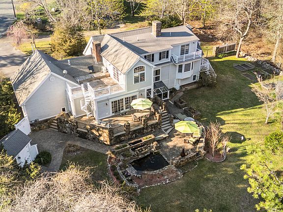 3rd image of 80 Forest Hills Drive