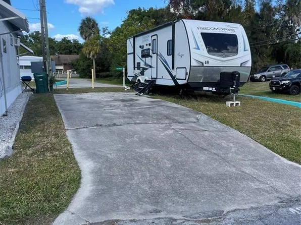 49 Indiana St, Palmetto, FL 34221