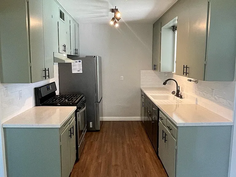 919 E High Ave #A — Photo 9