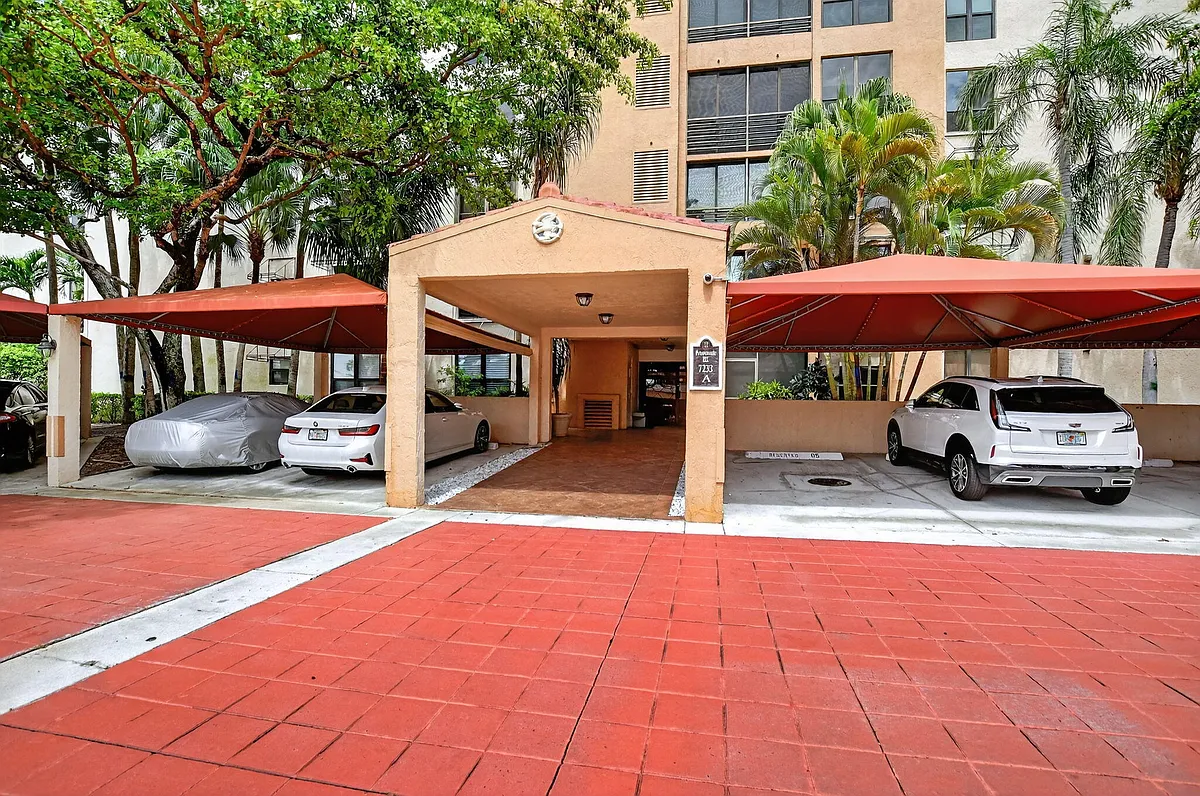 Building Photo - 7233 Promenade Dr #101