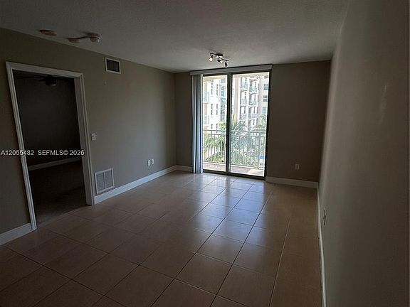 3rd image of 610 Clematis St APT 511