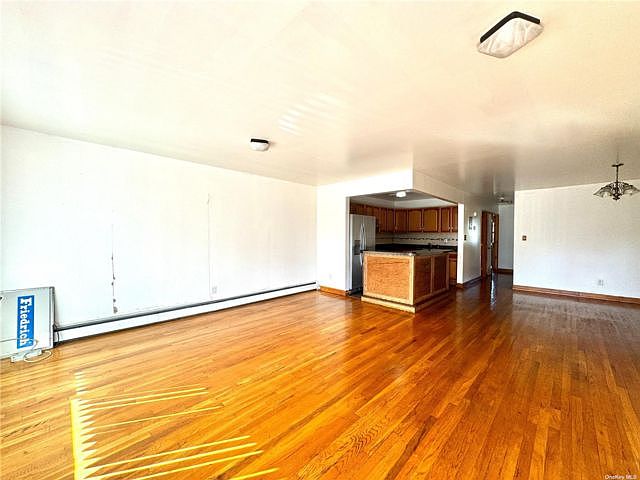 2nd image of 11-54 Redfern Ave #1