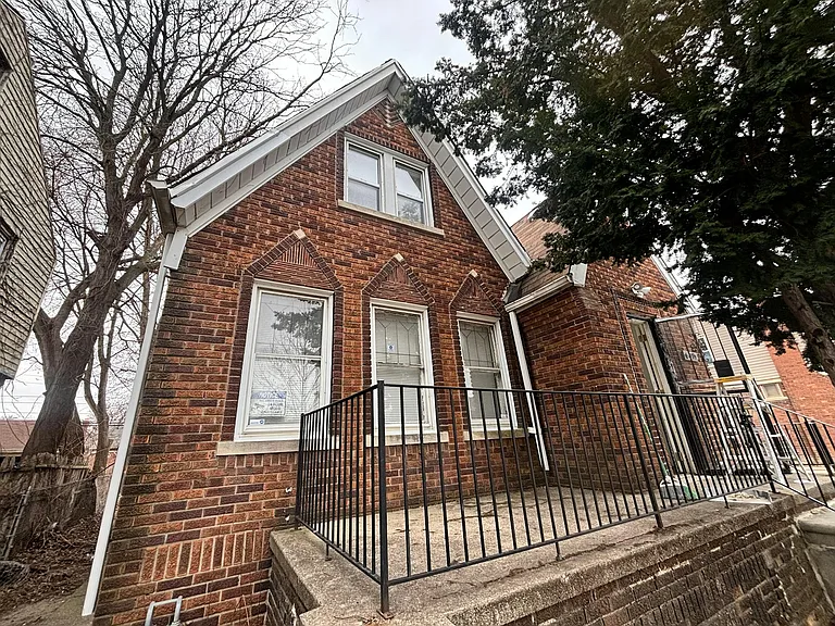 18095 Goulburn Ave #B — Photo 1
