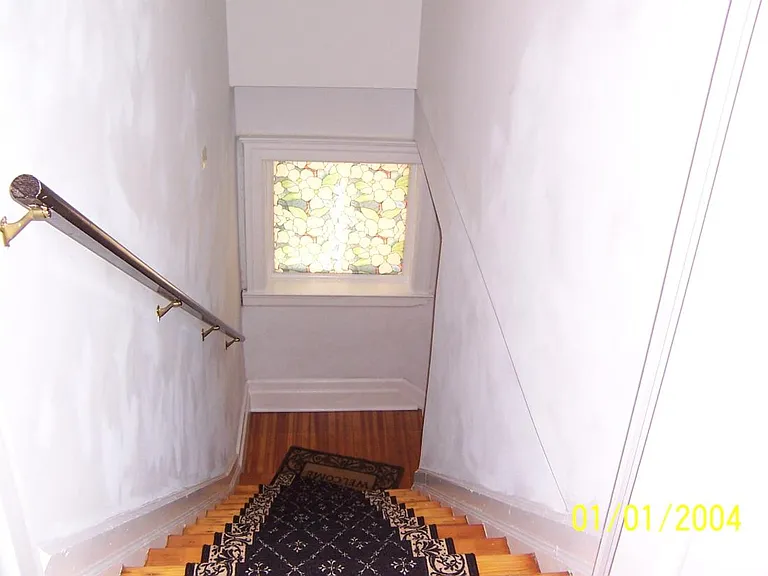 Entry staircase