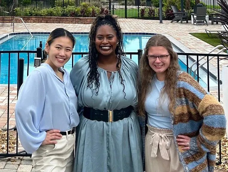 The friendly leasing team at Ridgemar Commons is here to help you find the perfect apartment home and make your move-in experience seamless from start to finish.