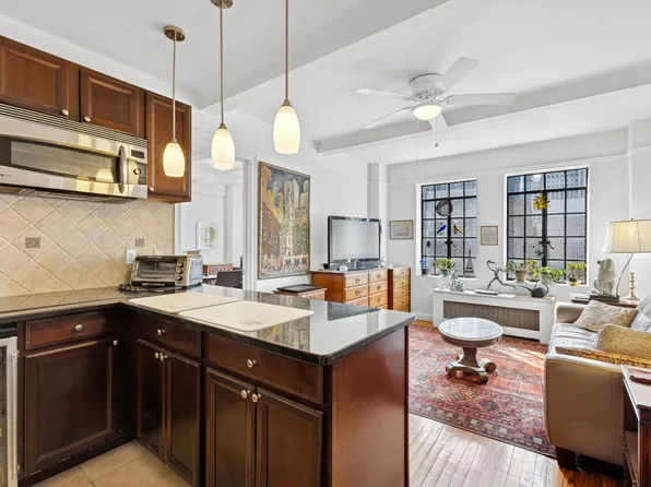 25 Tudor City Place 1812 image 1 of 5