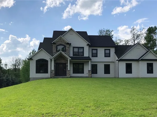 9112 Whistling Swan Ln, Manlius, NY 13104