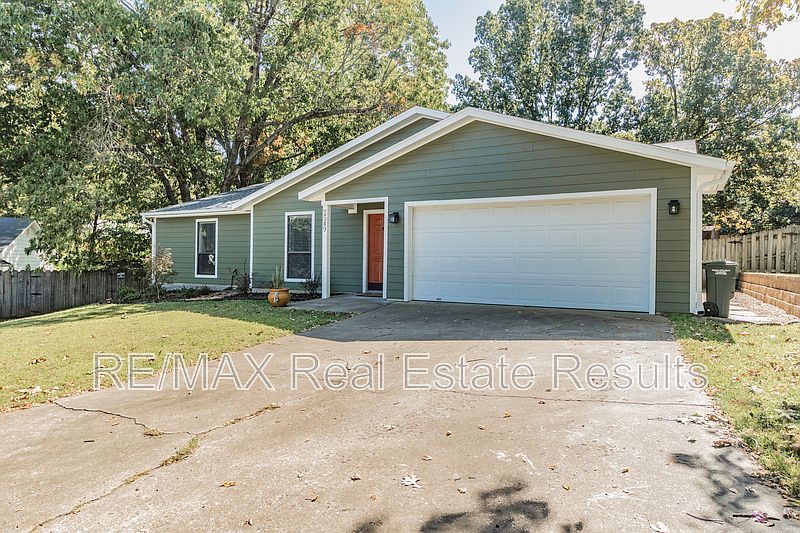 1st image of 2549 E Lancer St