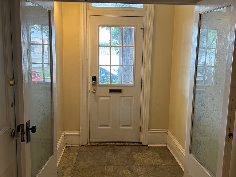 549 S Front St #A — Photo 9