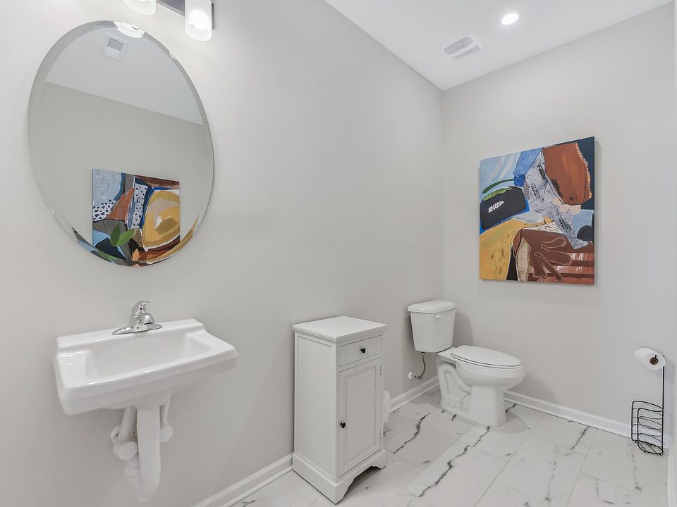 The Avery - Bathroom