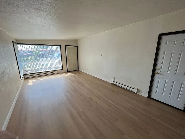 1619 W Pheasant St — Photo 29