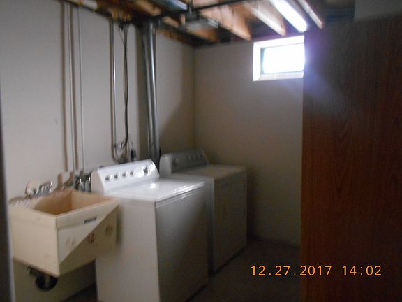 5th image of 1015 22nd St NE