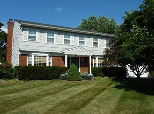 89 Hidden Lake Dr, North Brunswick, NJ 08902