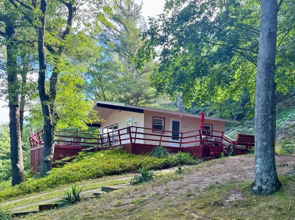 56 S Lighthouse Dr, Mears, MI 49436