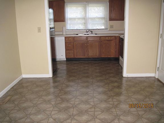 Dining Room Into kitchen