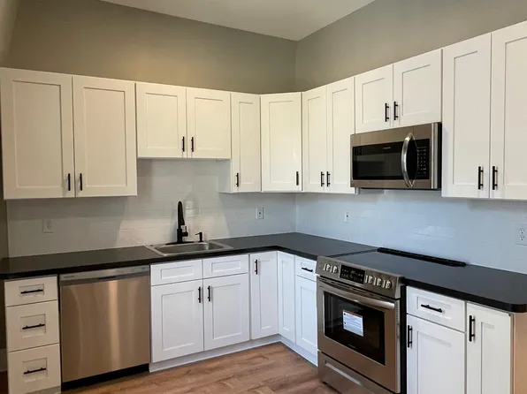 47 White St #4, Saratoga Springs, NY 12866