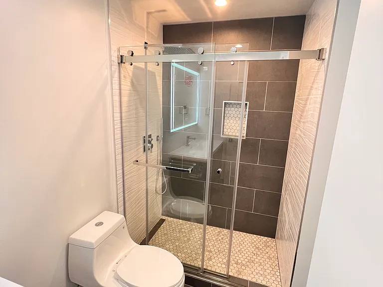 3275 Mission St #6 — Photo 9