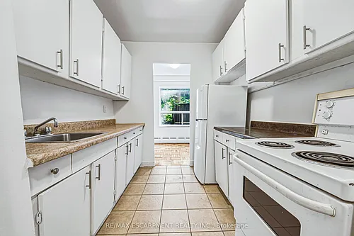 325A James St S Photo 1