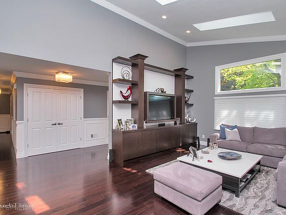 3rd image of 1 Wimbledon Ct