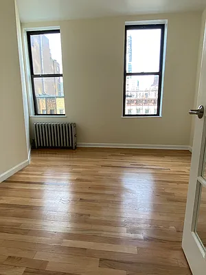 Rented by Akam Sales and Brokerage | media 25