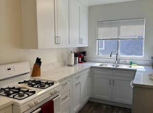 402 N Palm Dr APT 7, Beverly Hills, CA 90210