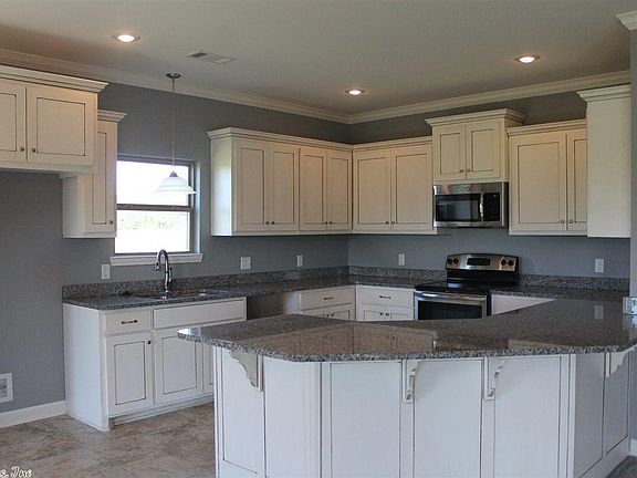 4th image of 8 Aspen Creek Dr