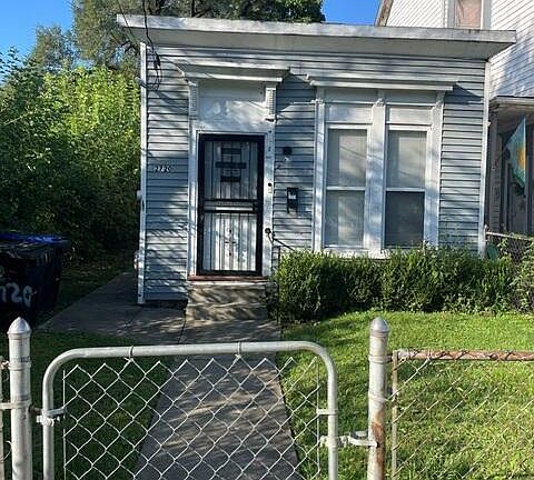 2nd image of 2720 Bank St