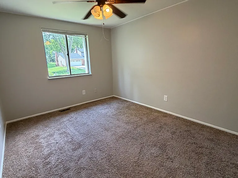 4544 Hillview Shrs — Photo 20