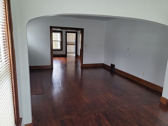 4th image of 763 Alden St Floor 1