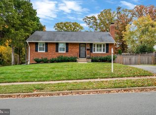 6215 Crestwood Dr, Alexandria, VA 22312