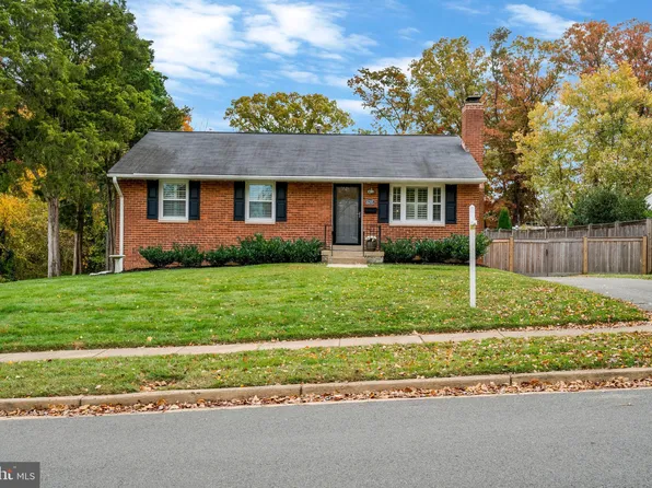 6215 Crestwood Dr, Alexandria, VA 22312