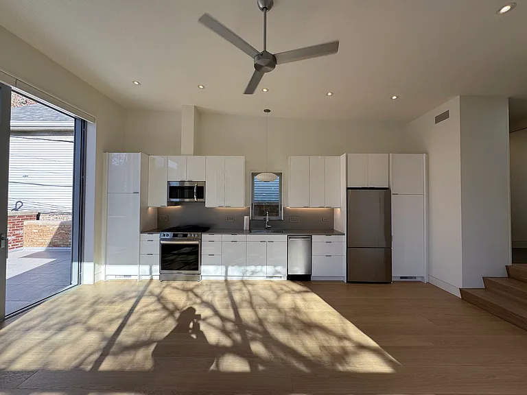 1317 N Leavitt St — Photo 8
