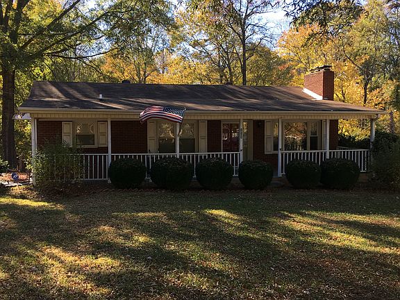 Large covered porch!