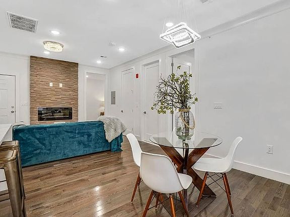4th image of 2-4 Holmes Ave #3
