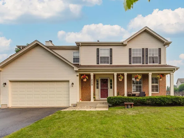 225 Midlane Dr, Crystal Lake, IL 60012