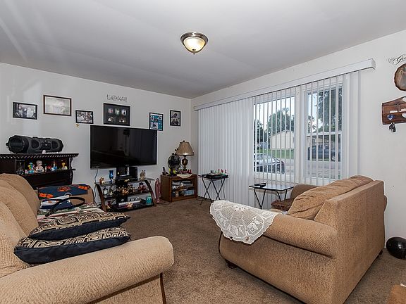 2nd image of 174 Old Farm Ln