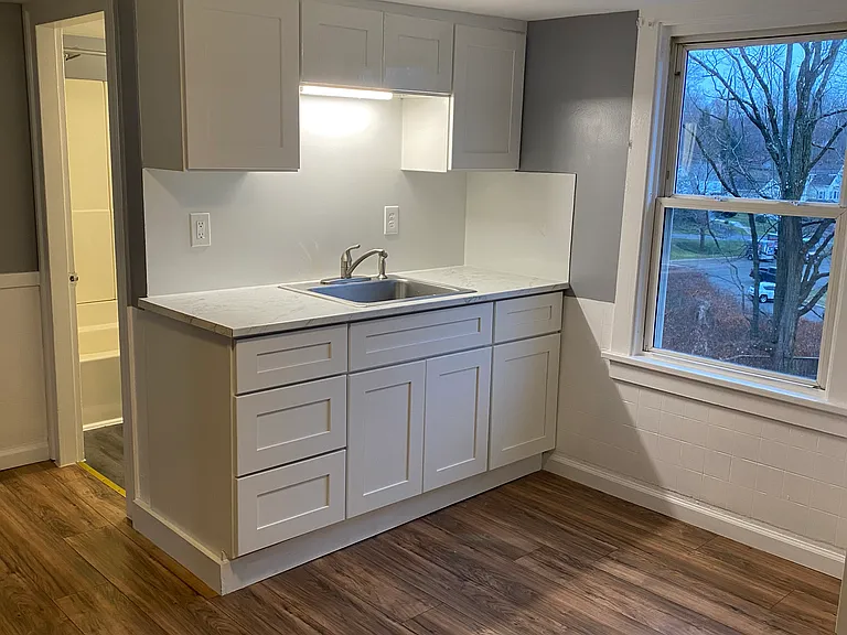 174 Echo Lake Rd #2 — Photo 1