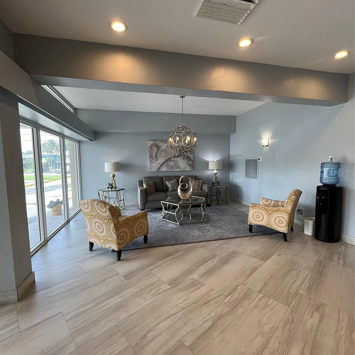 2 bed, 2.0 bath, 1234 sqft, $3,999 — Photo 2