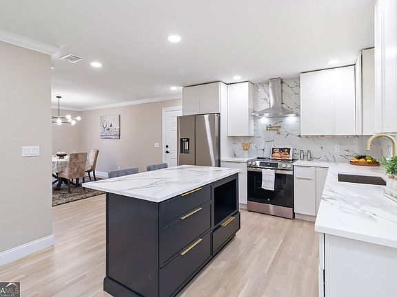 2nd image of 2927 Ponderosa Cir