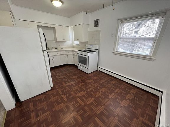 5th image of 32 Mailler Ave