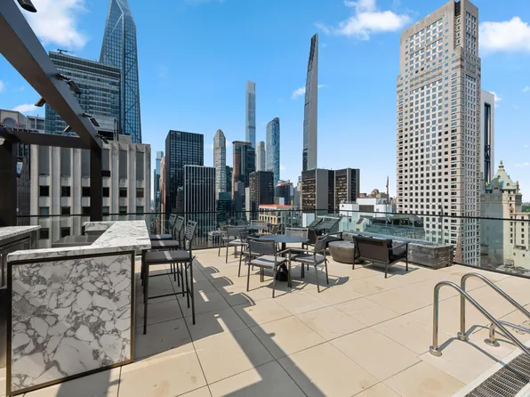 685 5th Avenue image 11 of 12