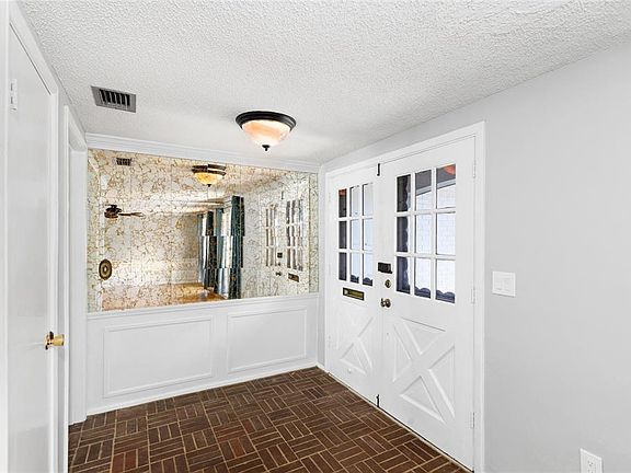 2nd image of 3803 Sail Dr