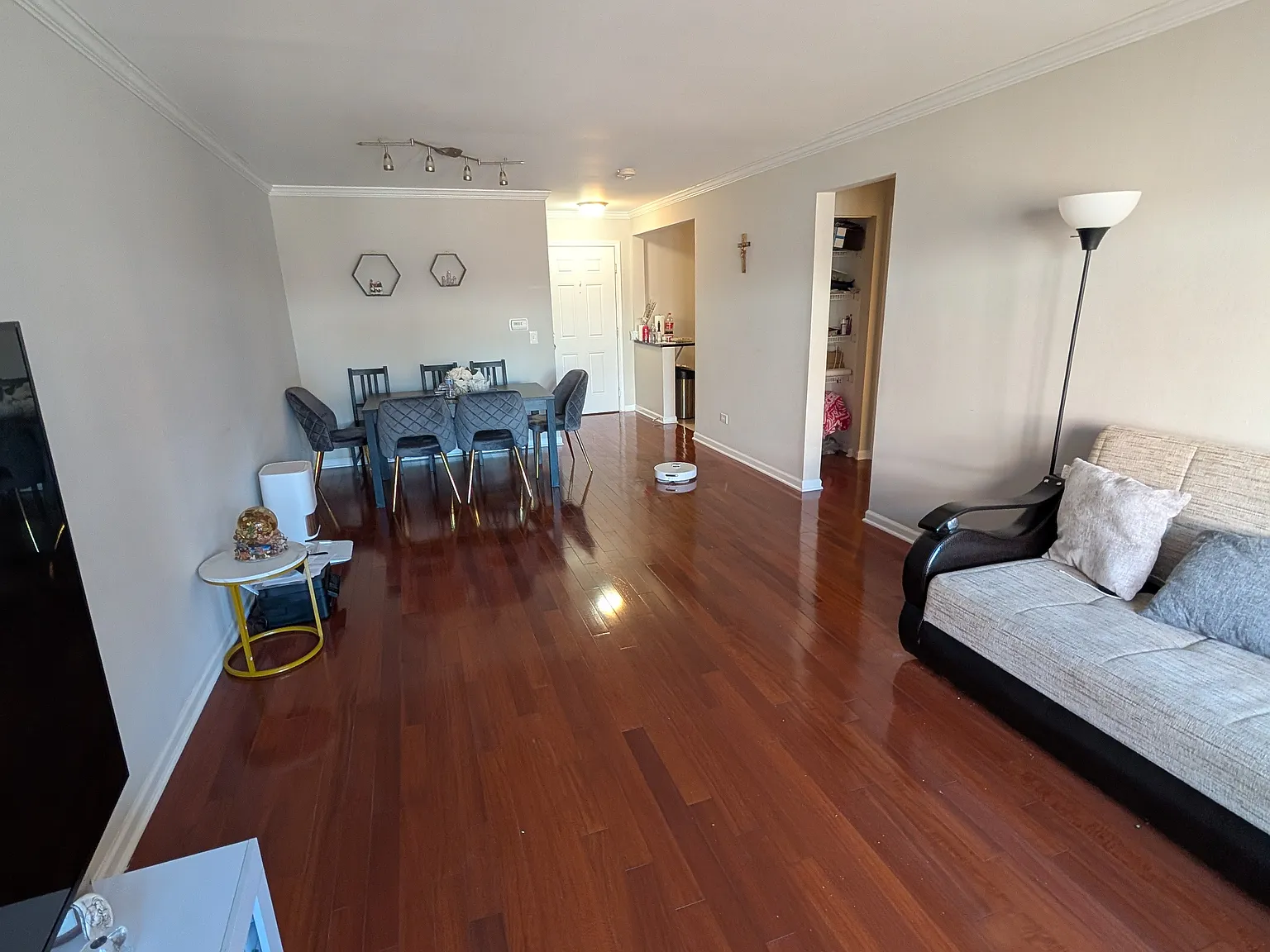 1 bed, 800 sqft, $1,700 — Photo 3