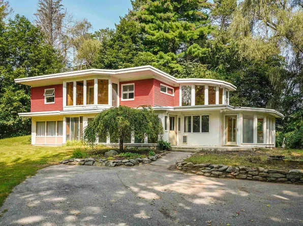 189 Bunker Hill Avenue, Stratham, NH 03885