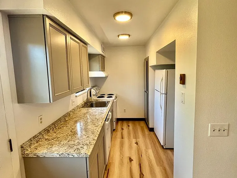 3011 17th Ave #C — Photo 2
