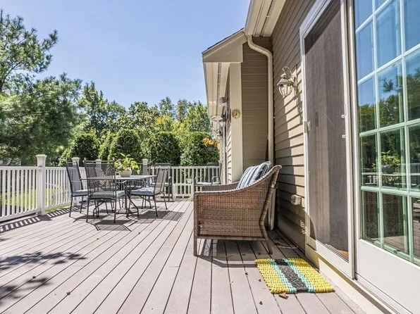 19 Cranberry Ln, Middleton, MA 01949