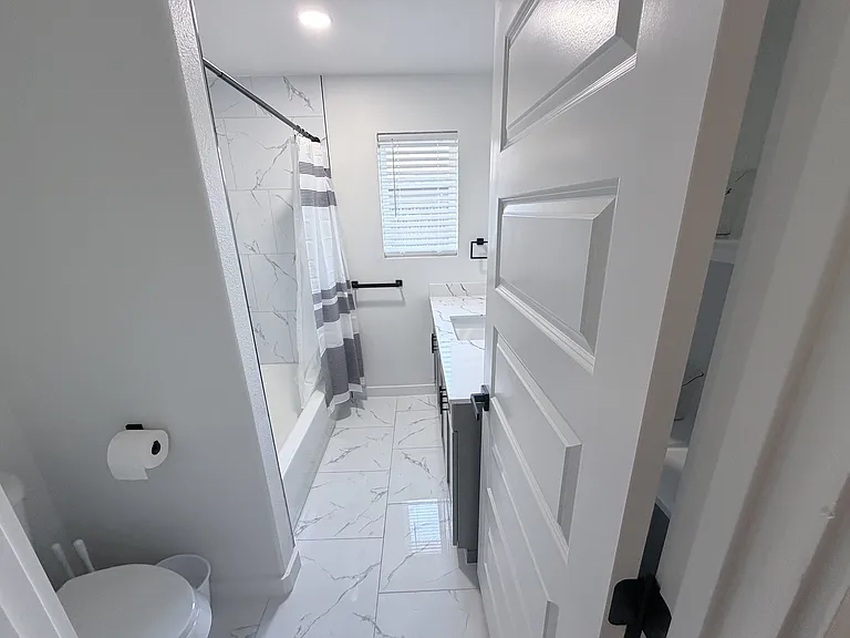1409 Southmoor Dr — Photo 13