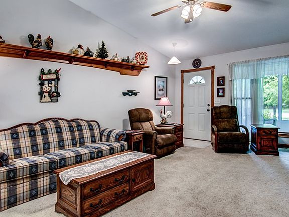 2nd image of 6759 Lanterne Dr